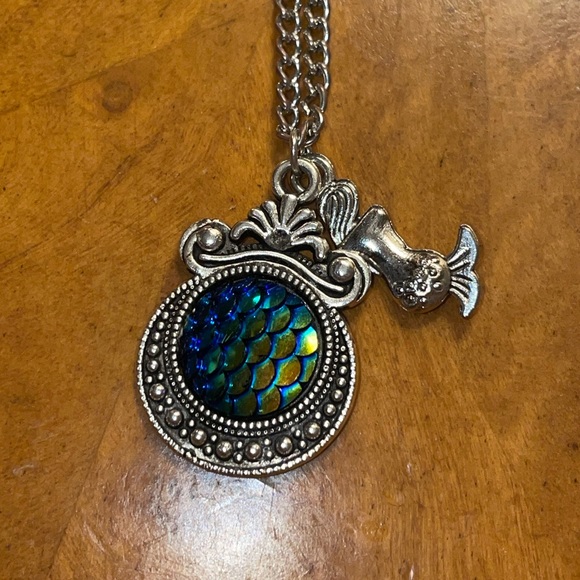 Mermaid Necklace - Picture 1 of 5